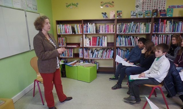 Mme Hélène Kerillis rencontre les élèves de 6e.
